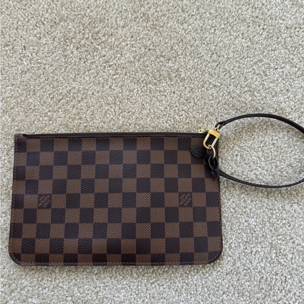 Louis Vuitton pouchette